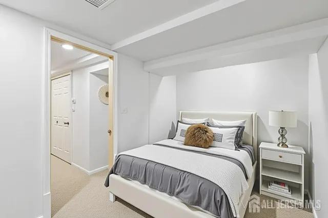 $615,000 | 3 Duke Lane, Hazlet, NJ 07730