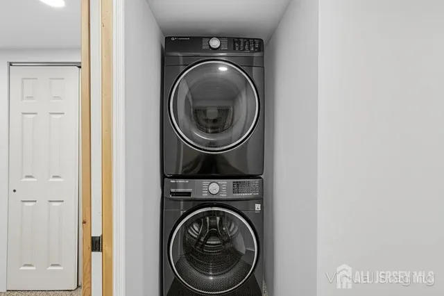 $615,000 | 3 Duke Lane, Hazlet, NJ 07730