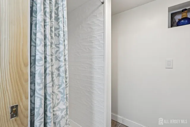 $615,000 | 3 Duke Lane, Hazlet, NJ 07730