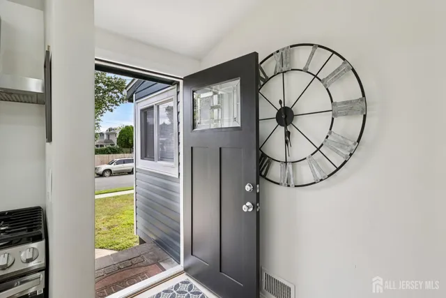 $615,000 | 3 Duke Lane, Hazlet, NJ 07730