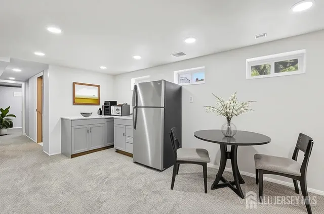 $615,000 | 3 Duke Lane, Hazlet, NJ 07730