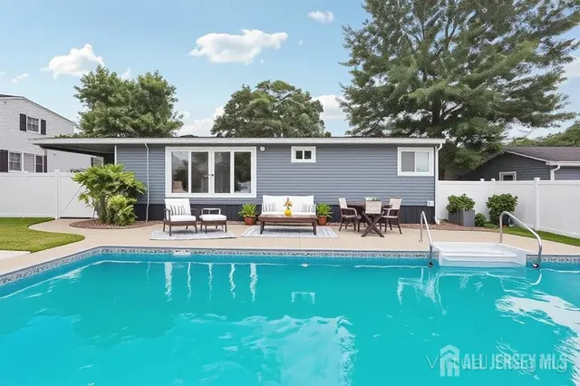 $615,000 | 3 Duke Lane, Hazlet, NJ 07730