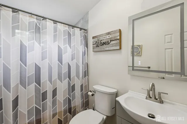 $615,000 | 3 Duke Lane, Hazlet, NJ 07730