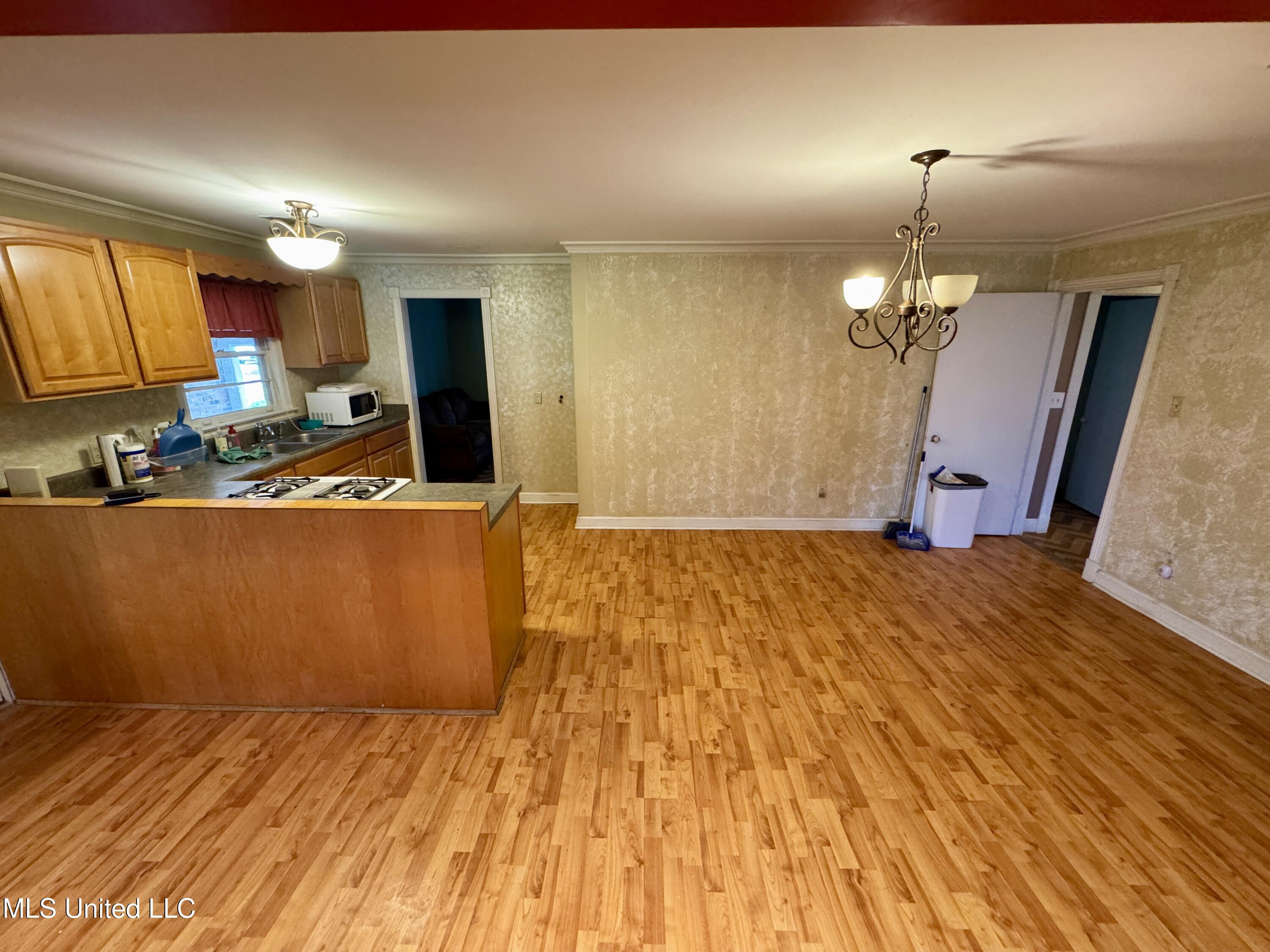 1103 North Yale Street Cleveland, MS 38732 - Photo 4 of 19 IMG_3037