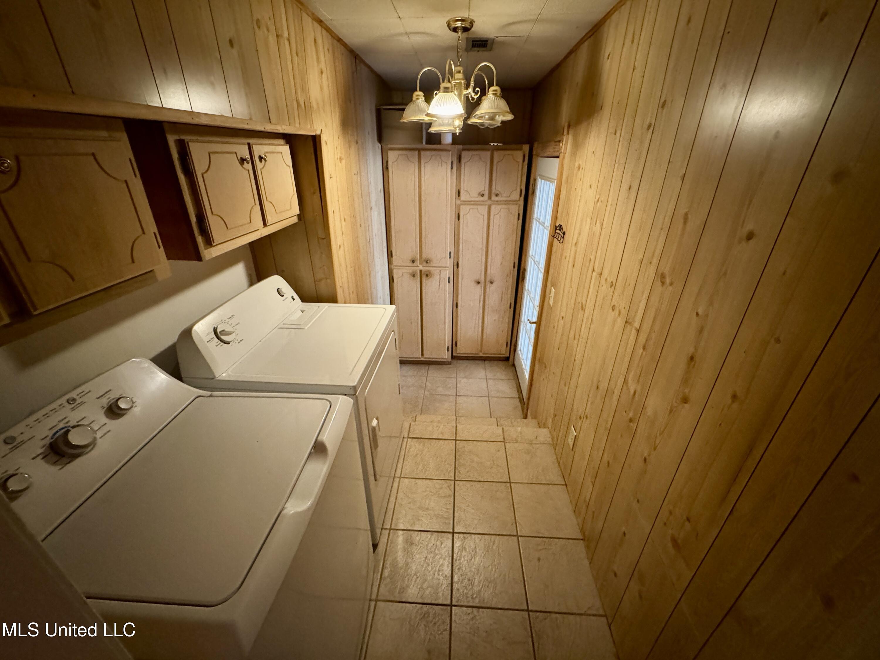 1103 North Yale Street Cleveland, MS 38732 - Photo 5 of 19 IMG_3051