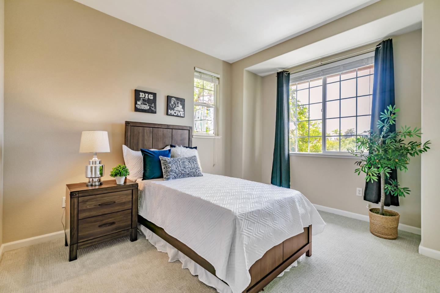 2070 Almaden Road San Jose, CA 95125 - Photo 30 of 49 a bedroom with a bed and a potted plant