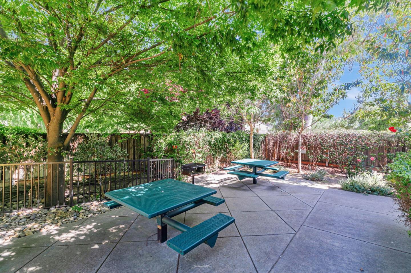 2070 Almaden Road San Jose, CA 95125 - Photo 49 of 49 a garden view with a seating space