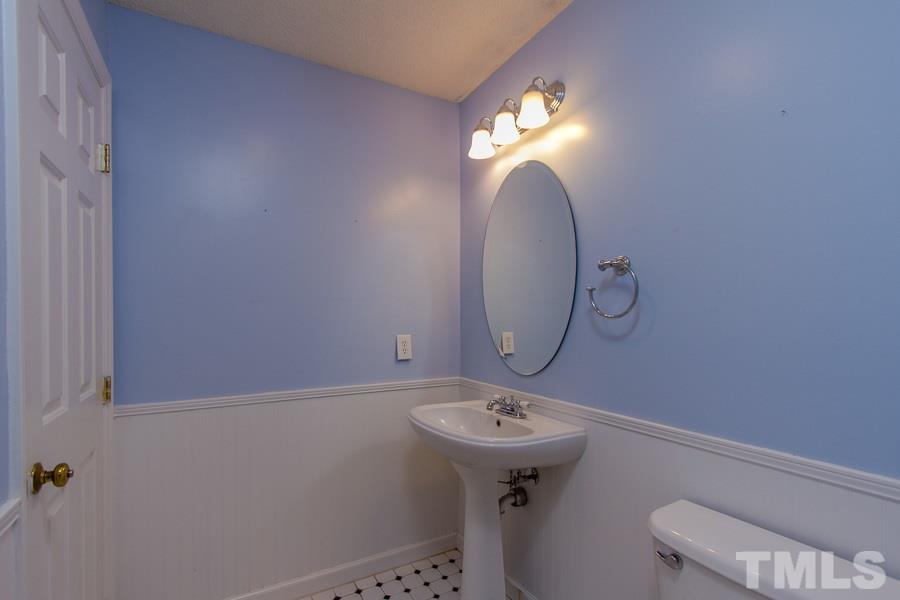 1021 Brighthurst Drive, Unit 207 Raleigh, NC 27605 - Photo 8 of 16