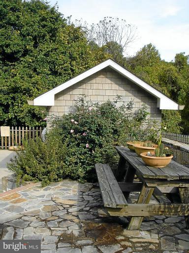 Patio/Pool House