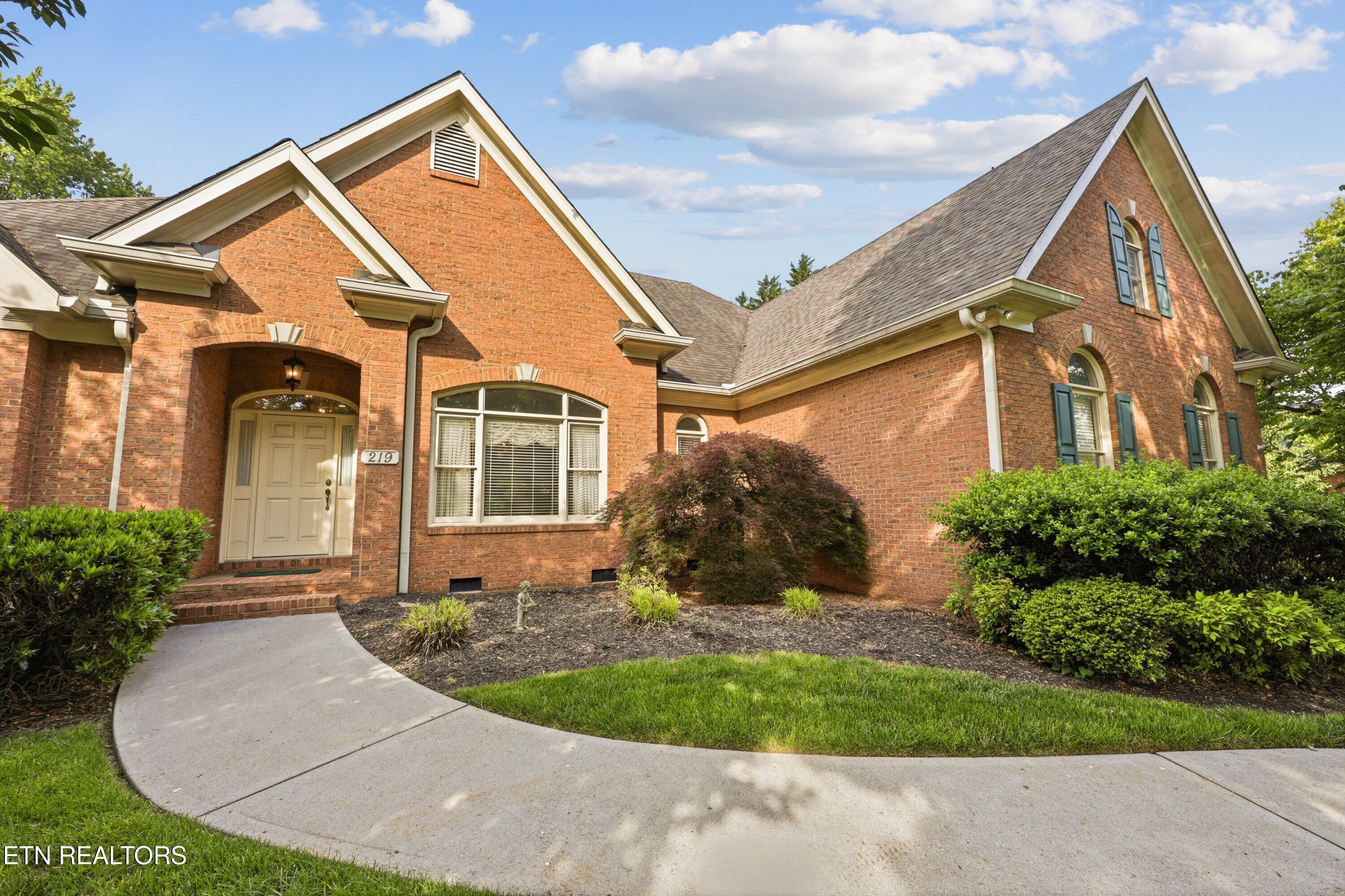 219 Shadowfax Road Farragut, TN 37934 - Photo 1 of 33 219 Shadowfax Rd40