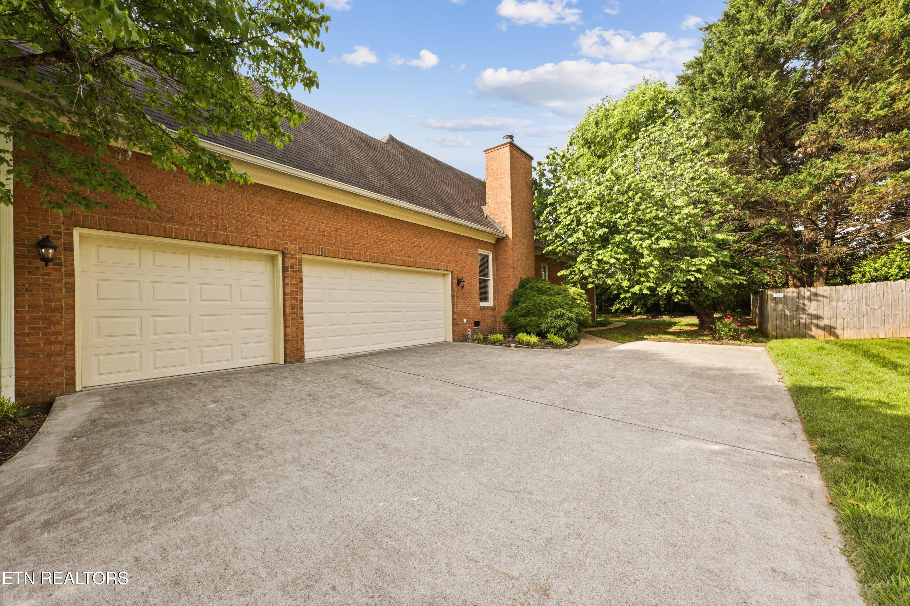 219 Shadowfax Road Farragut, TN 37934 - Photo 26 of 33 219 Shadowfax Rd47