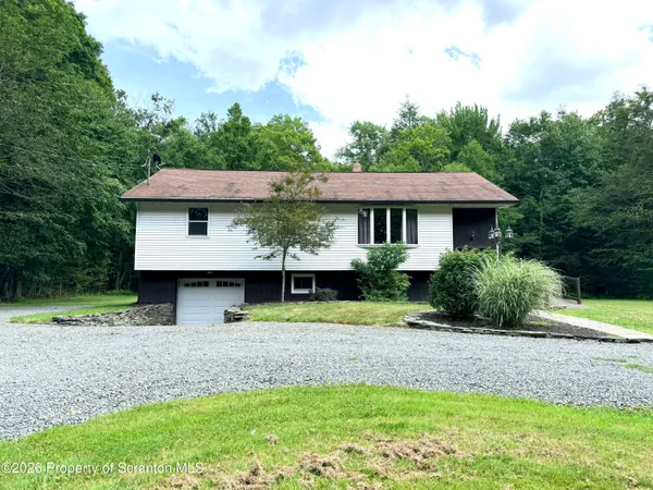 $2,200 | 713 Elk Lake Drive, Waymart, PA 18472