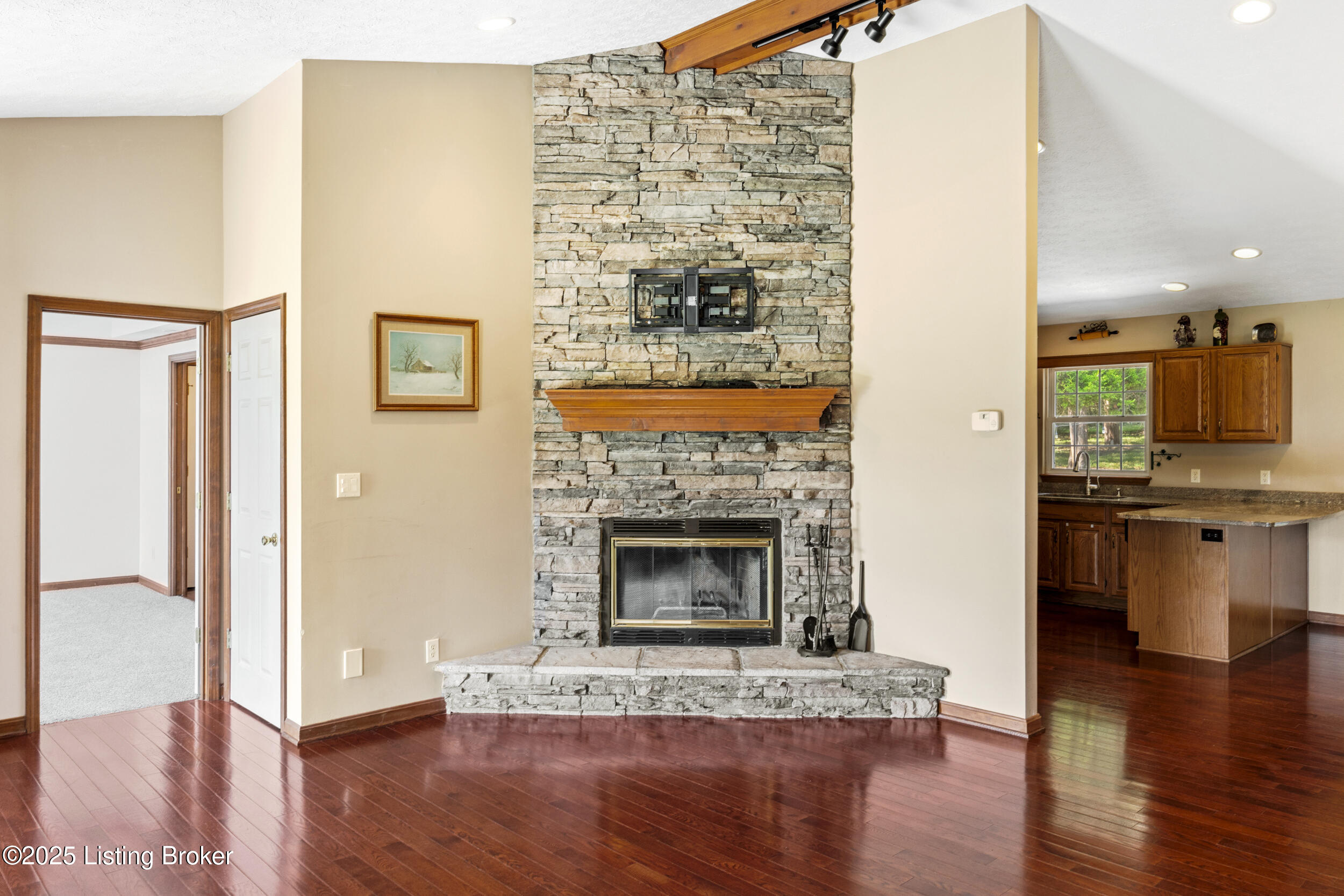 8800 Broad Run Road Louisville, KY 40291 - Photo 17 of 73 10