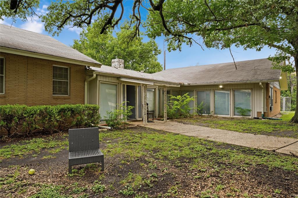 2323 North 39th Street Waco, TX 76708 - Photo 2 of 9
