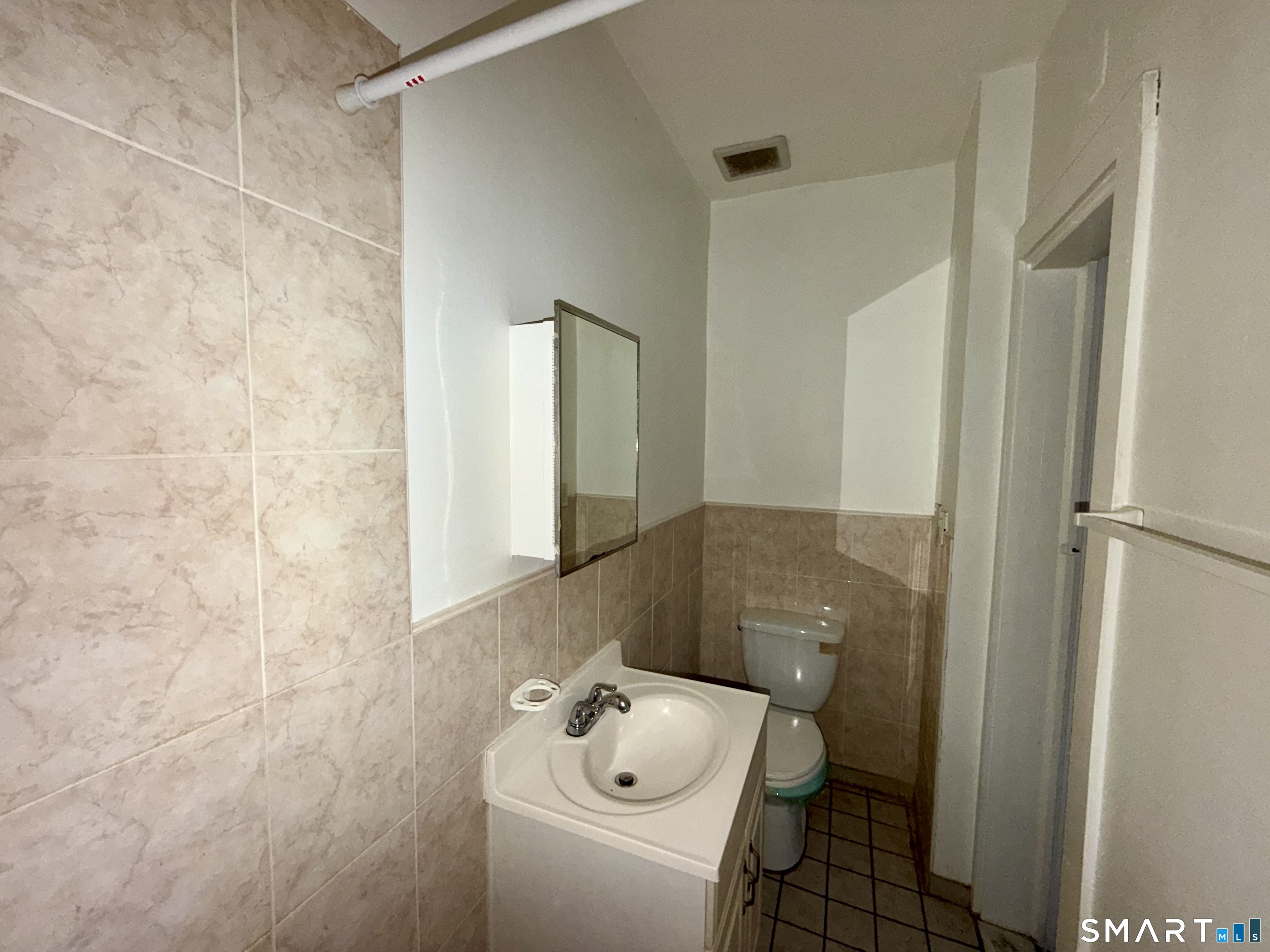 110 Coleman Street Bridgeport, CT 06604 - Photo 11 of 39