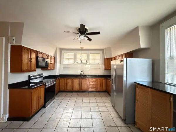 $599,900 | 110 Coleman Street, Bridgeport, CT 06604