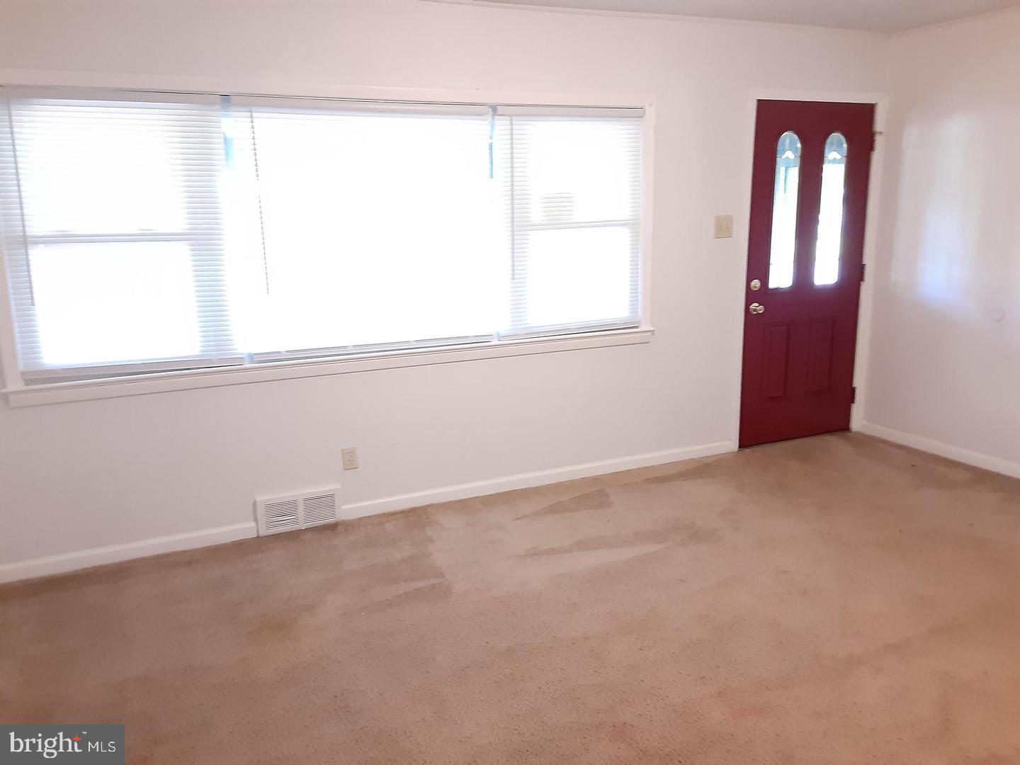 209 Baldwin Road Glassboro, NJ 08028 - Photo 6 of 10 Gallery Image 6