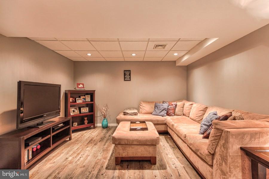 2247 Ionoff Road Harrisburg, PA 17110 - Photo 13 of 25 Gallery Image 13