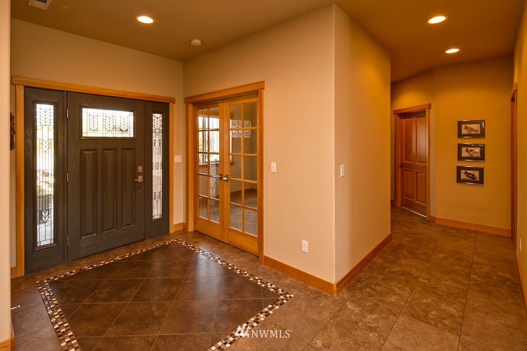 913 Hemlock Loop Lynden, WA 98264 - Photo 2 of 15 Gallery Image 2