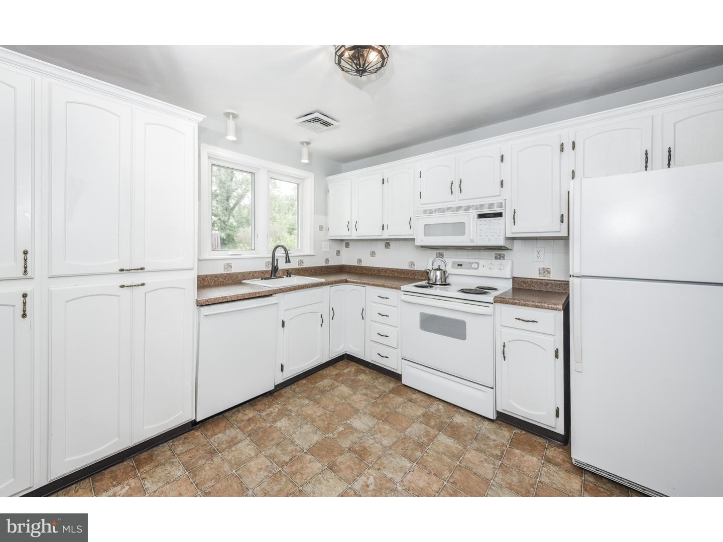 6323 Sunnybrook Road Flourtown, PA 19031 - Photo 11 of 24 Kitchen
