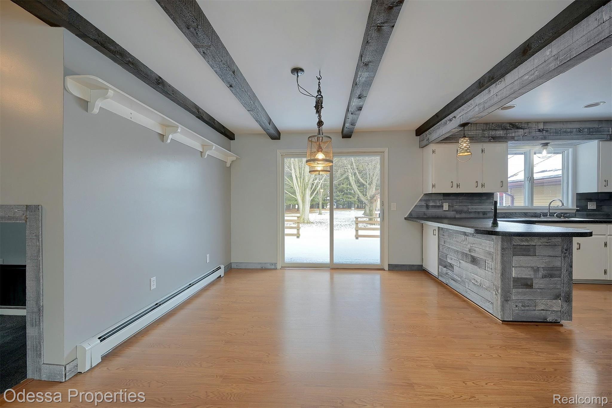 105 Seltzer Road Croswell, MI 48422 - Photo 13 of 84 13-Breakfast-Nook.jpg