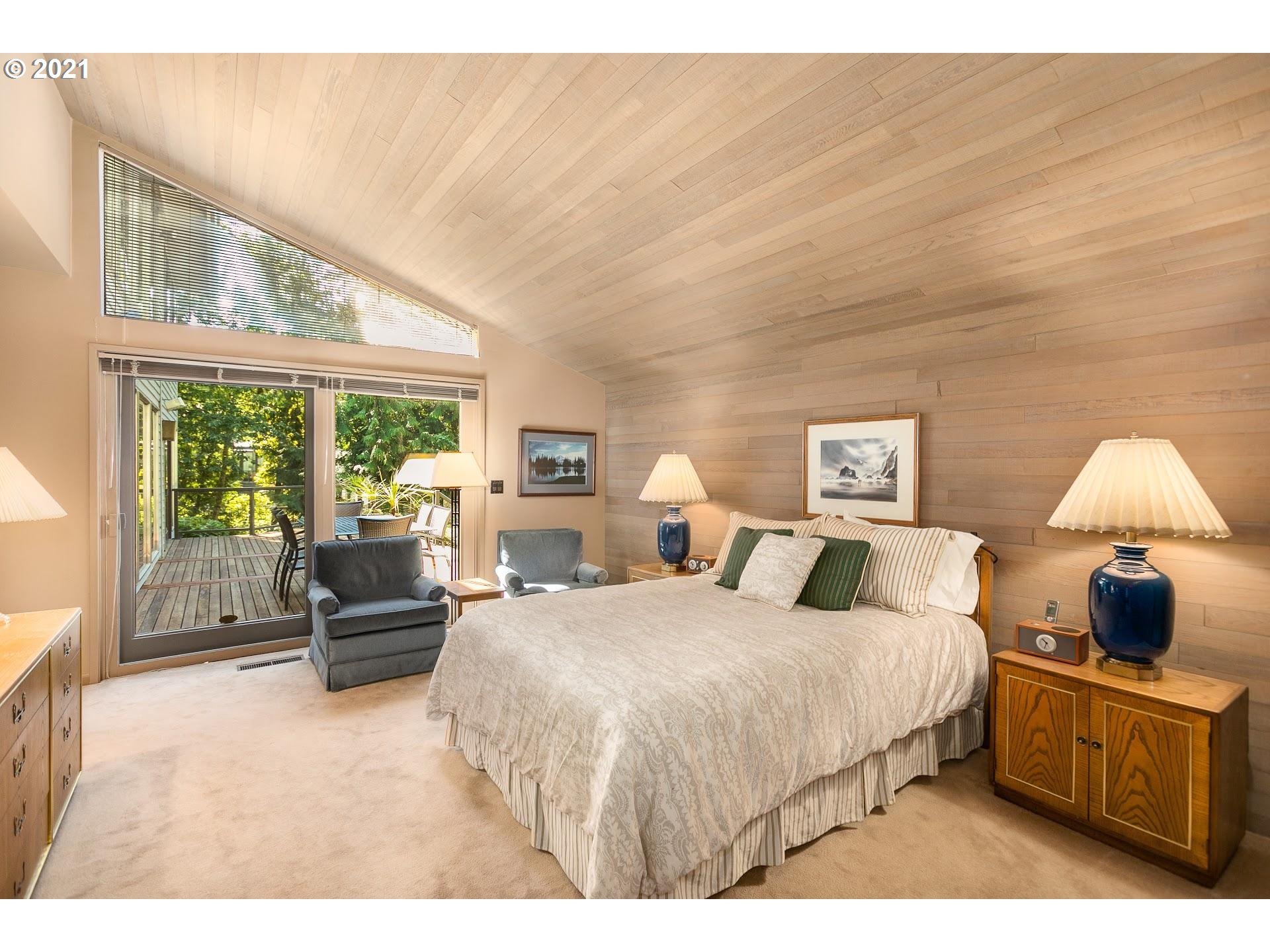4823 Southwest Stonebrook Court Portland, OR 97239 - Photo 12 of 30 Gallery Image 12