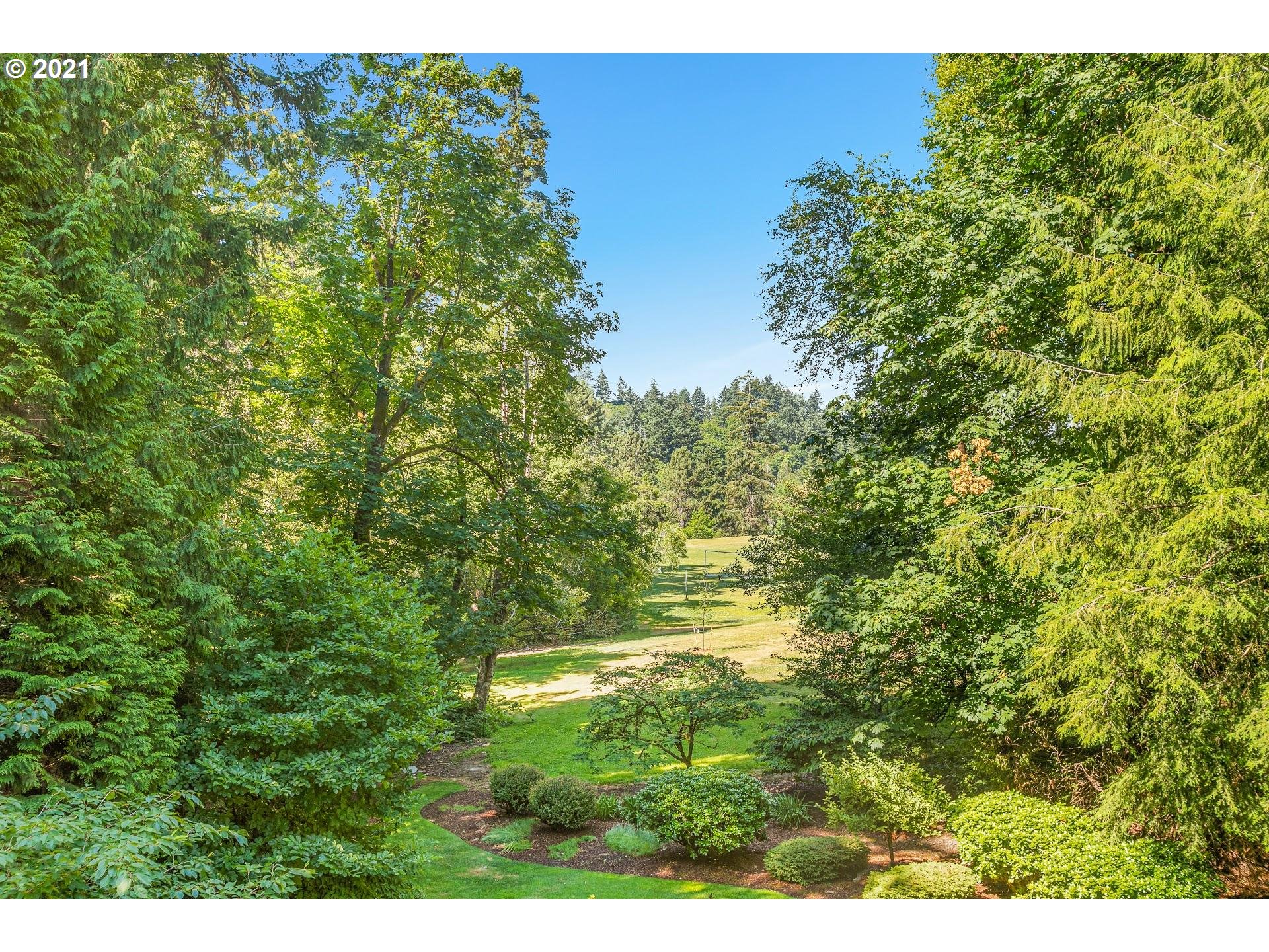 4823 Southwest Stonebrook Court Portland, OR 97239 - Photo 19 of 30 Gallery Image 19