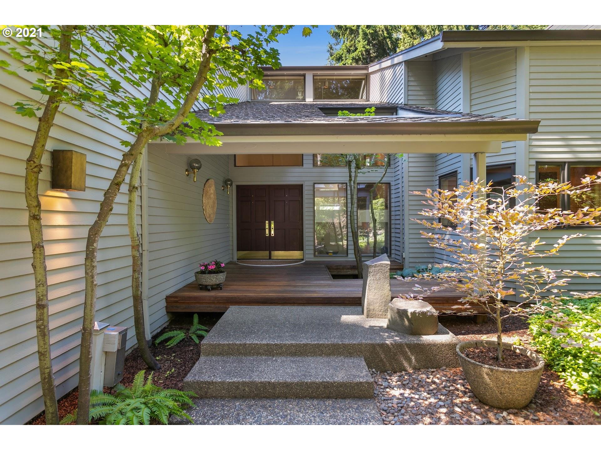 4823 Southwest Stonebrook Court Portland, OR 97239 - Photo 2 of 30 Gallery Image 2
