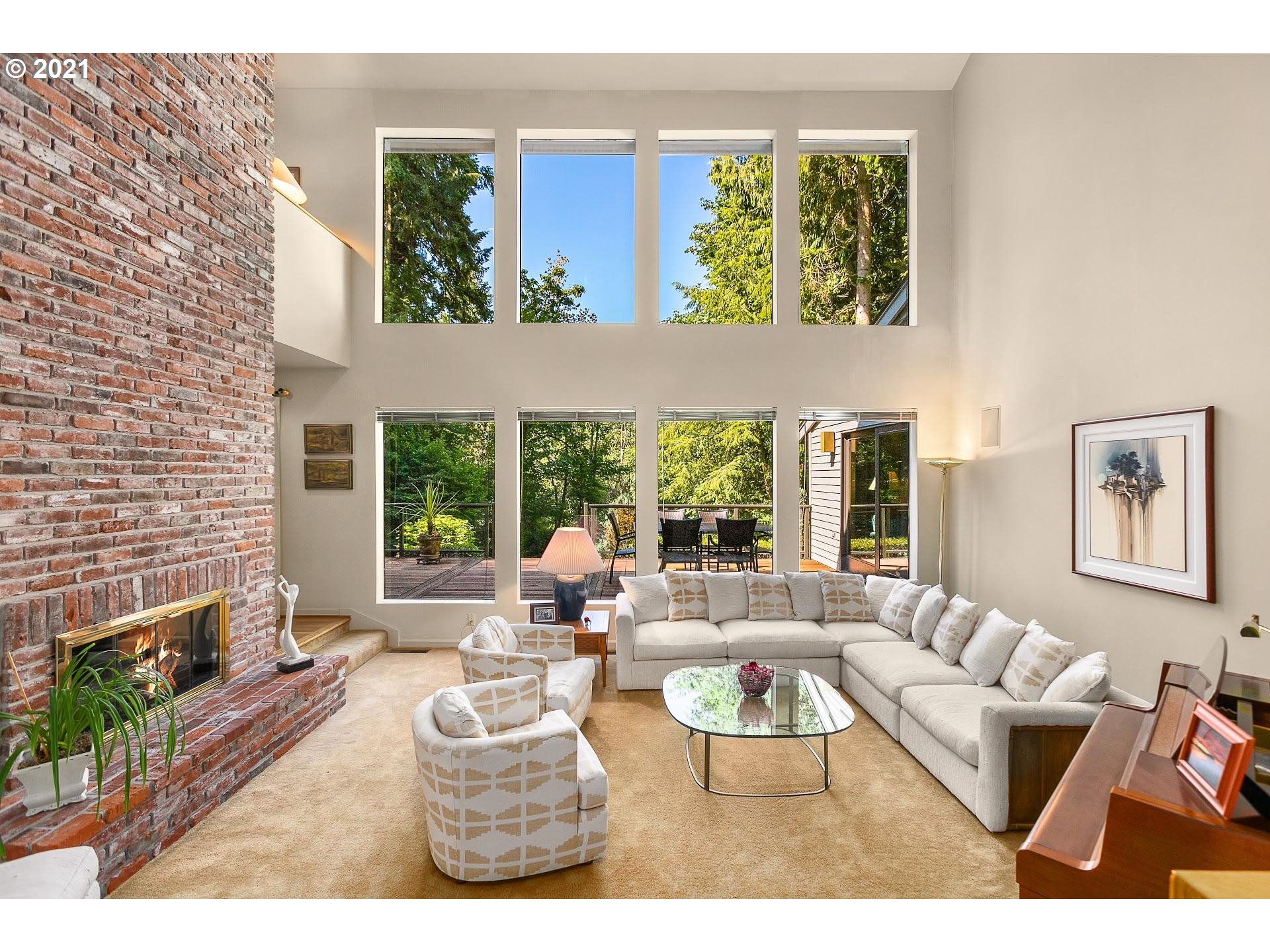 4823 Southwest Stonebrook Court Portland, OR 97239 - Photo 3 of 30 Gallery Image 3