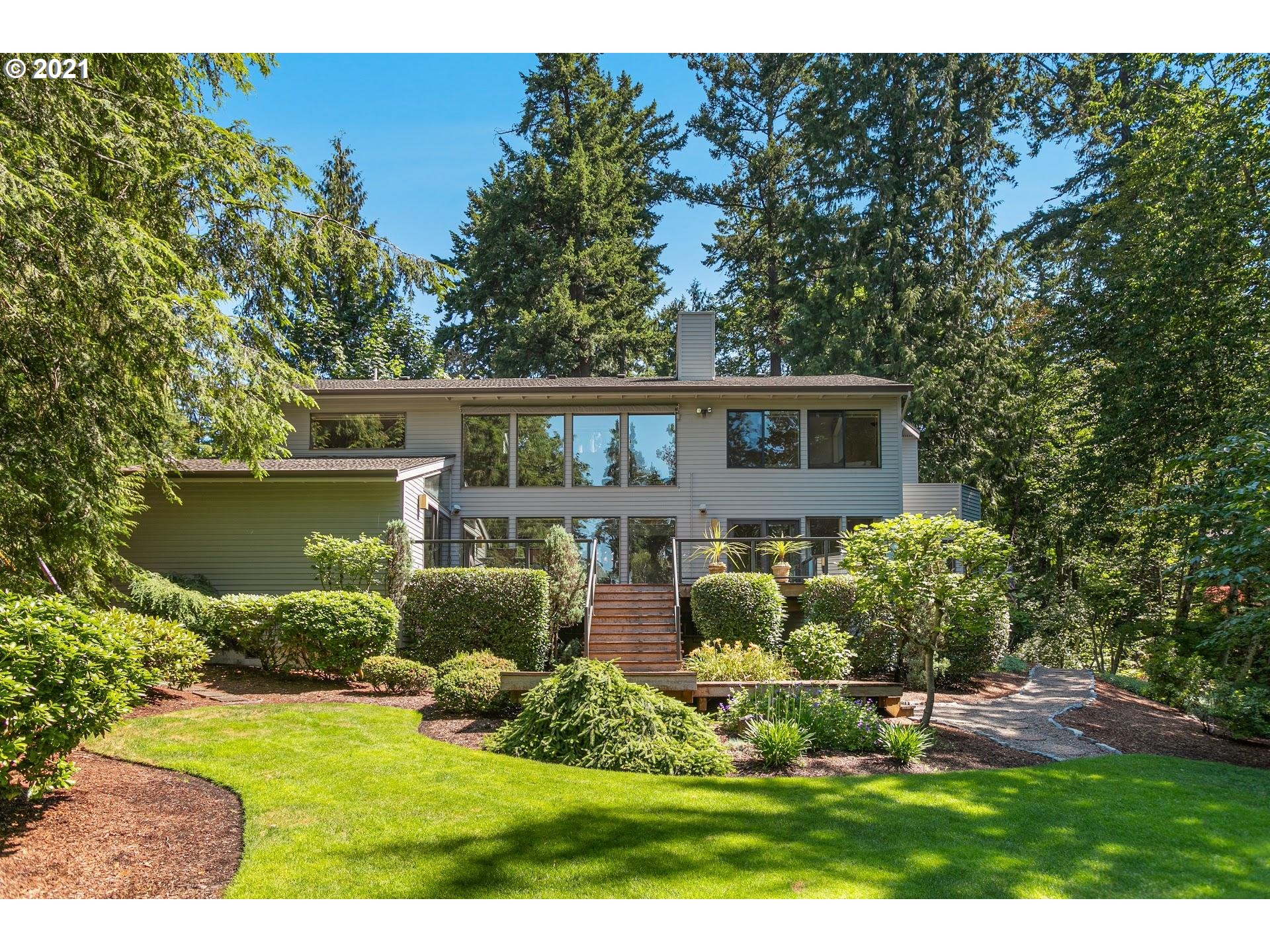 4823 Southwest Stonebrook Court Portland, OR 97239 - Photo 29 of 30 Gallery Image 29