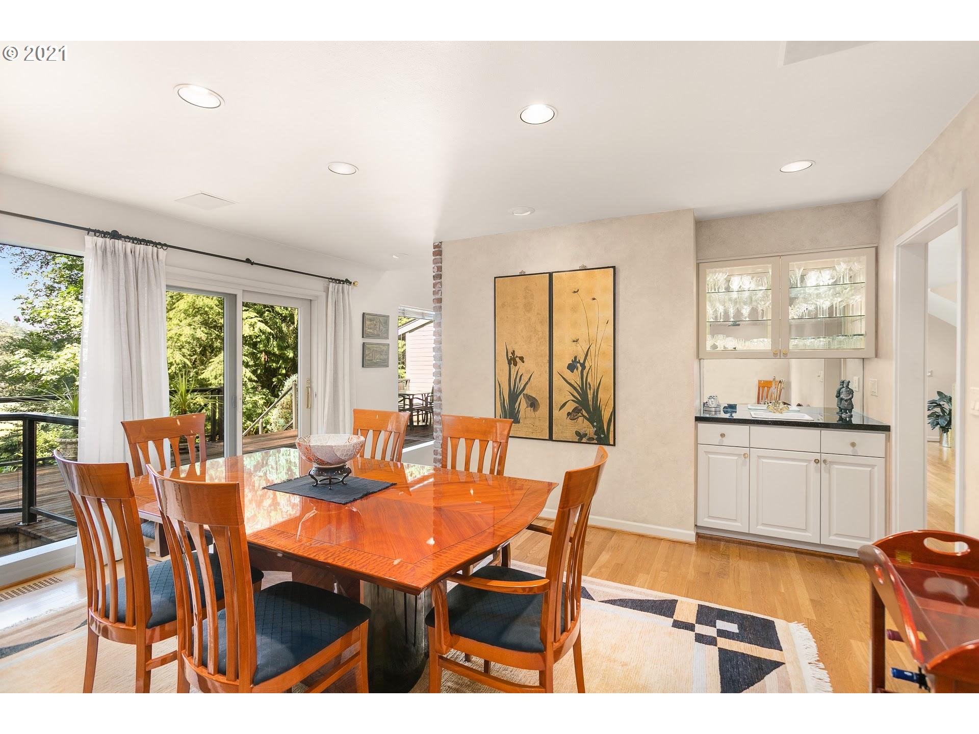 4823 Southwest Stonebrook Court Portland, OR 97239 - Photo 10 of 30 Gallery Image 10