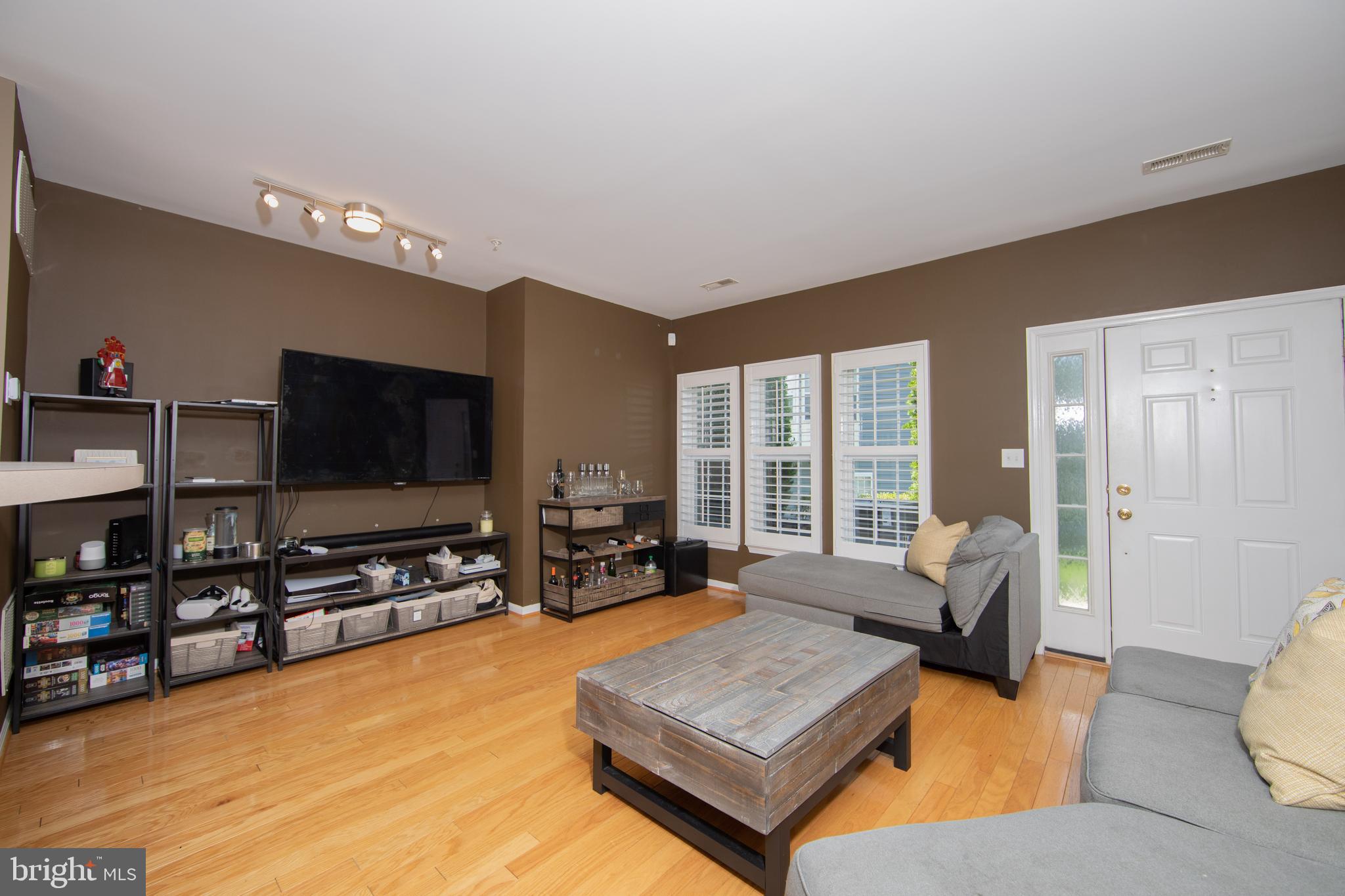 1 River Lane Riverside, NJ 08075 - Photo 5 of 23 View of living room and front door