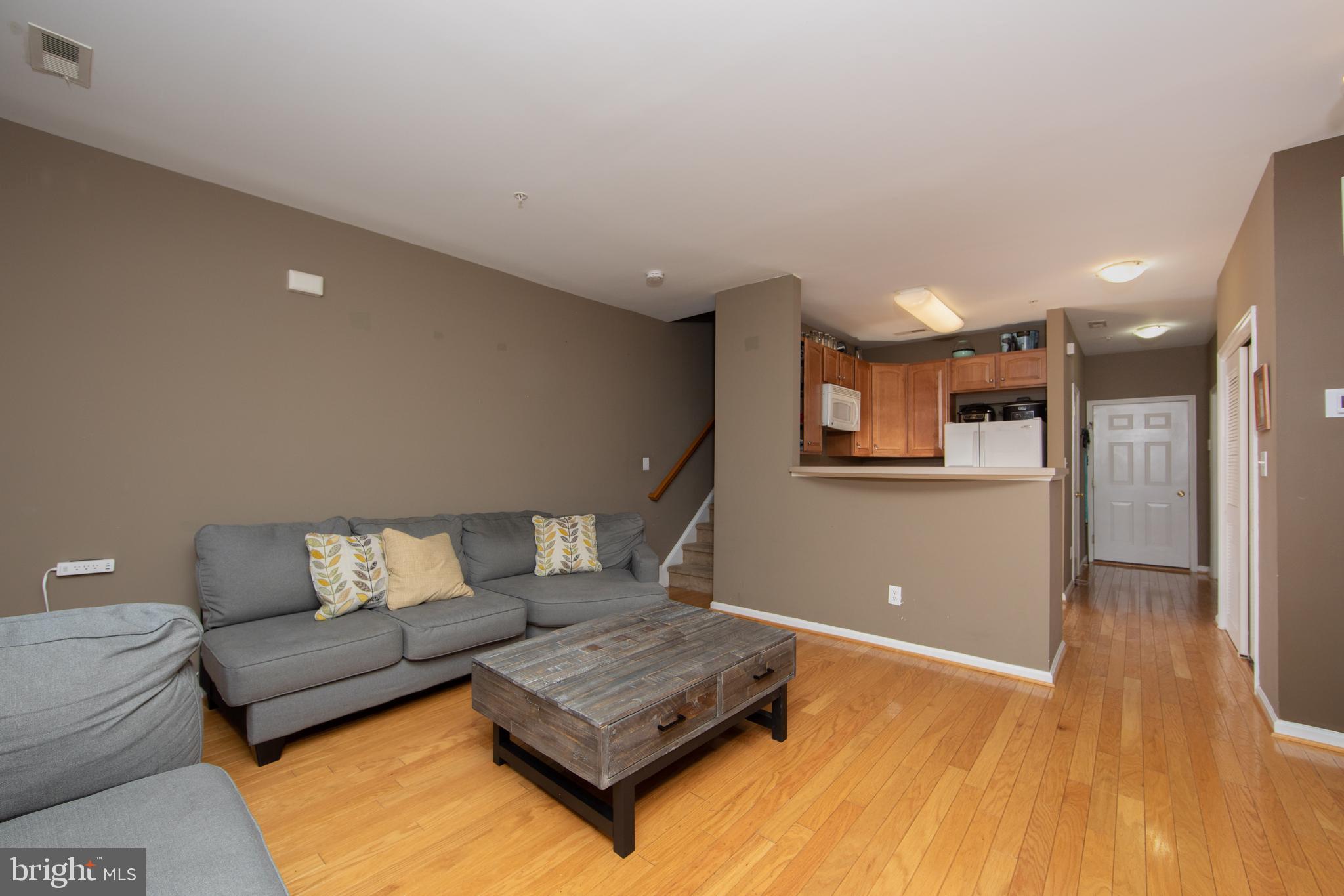 1 River Lane Riverside, NJ 08075 - Photo 7 of 23 Living room
