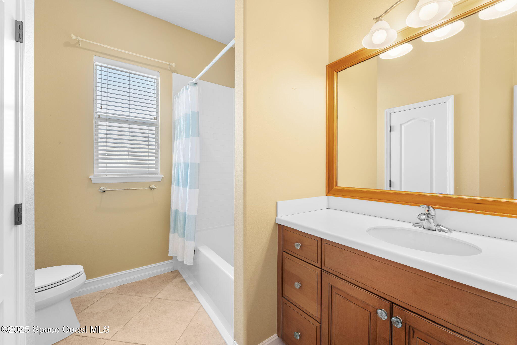 3338 Cappio Drive Melbourne, FL 32940 - Photo 23 of 43 Full Guest Bath