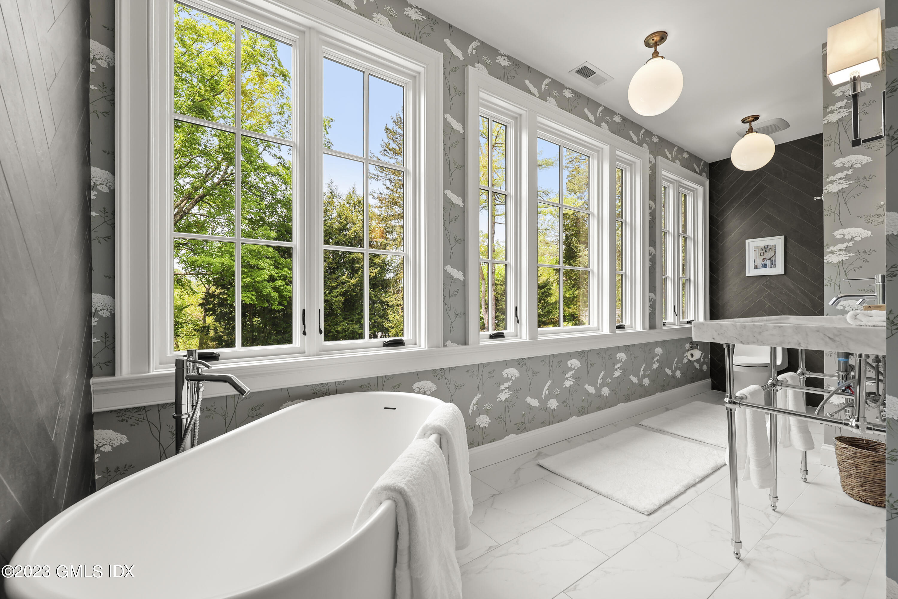276 East Middle Patent Road Greenwich, CT 06831 - Photo 15 of 25 276 E Middle Patent Rd-print-039-038-040