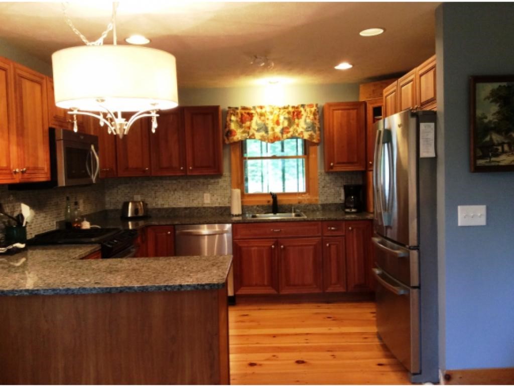549 West Side Road Bethlehem, NH 03574 - Photo 14 of 25