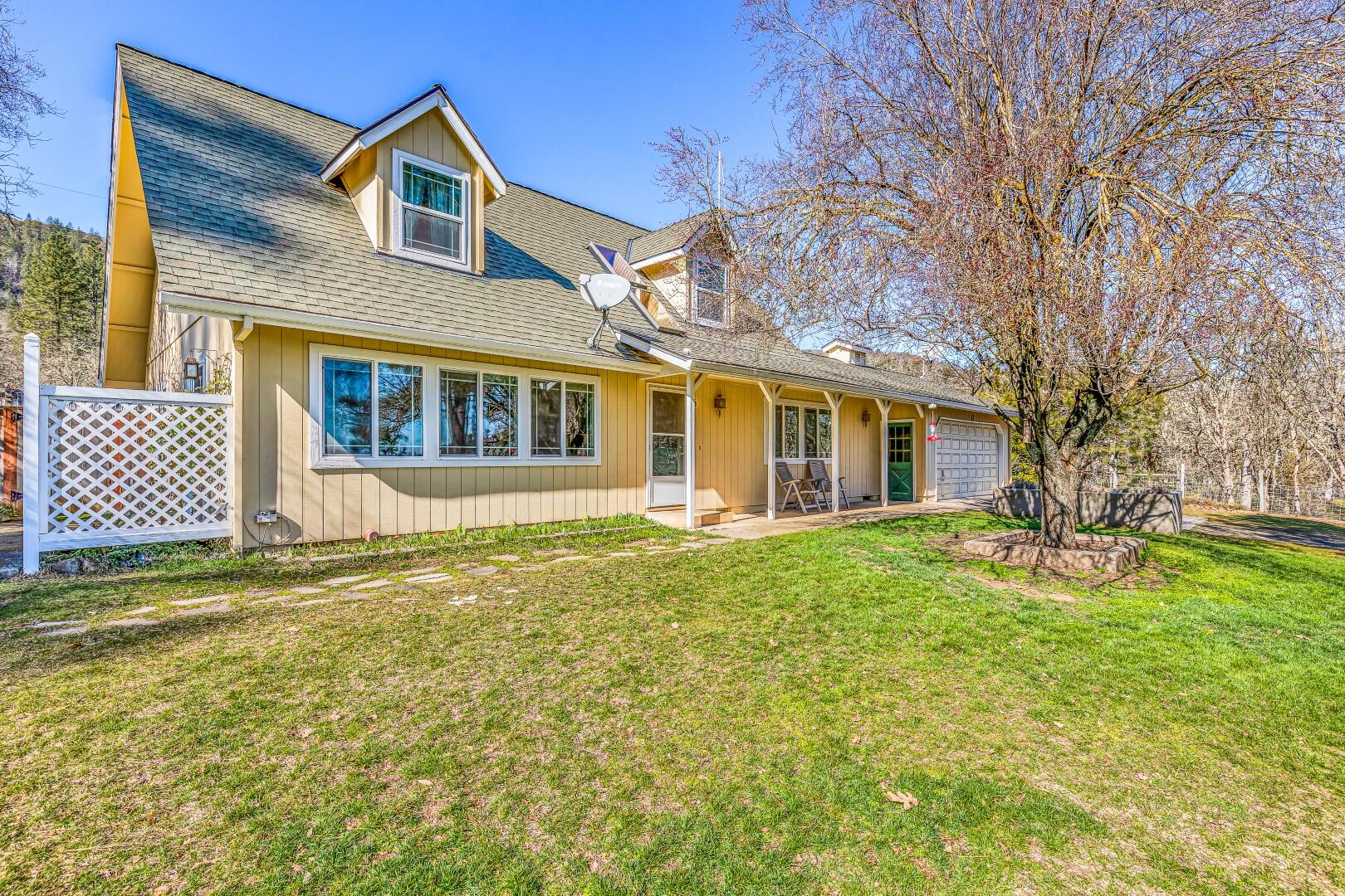8221 Colonial Way Central Point, OR 97502 - Photo 24 of 24 24