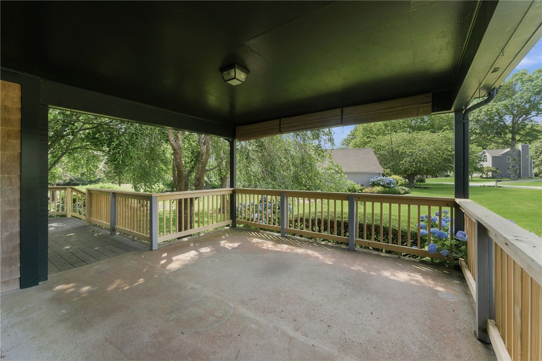 131 Taylor Road Portsmouth, RI 02871 - Photo 12 of 33