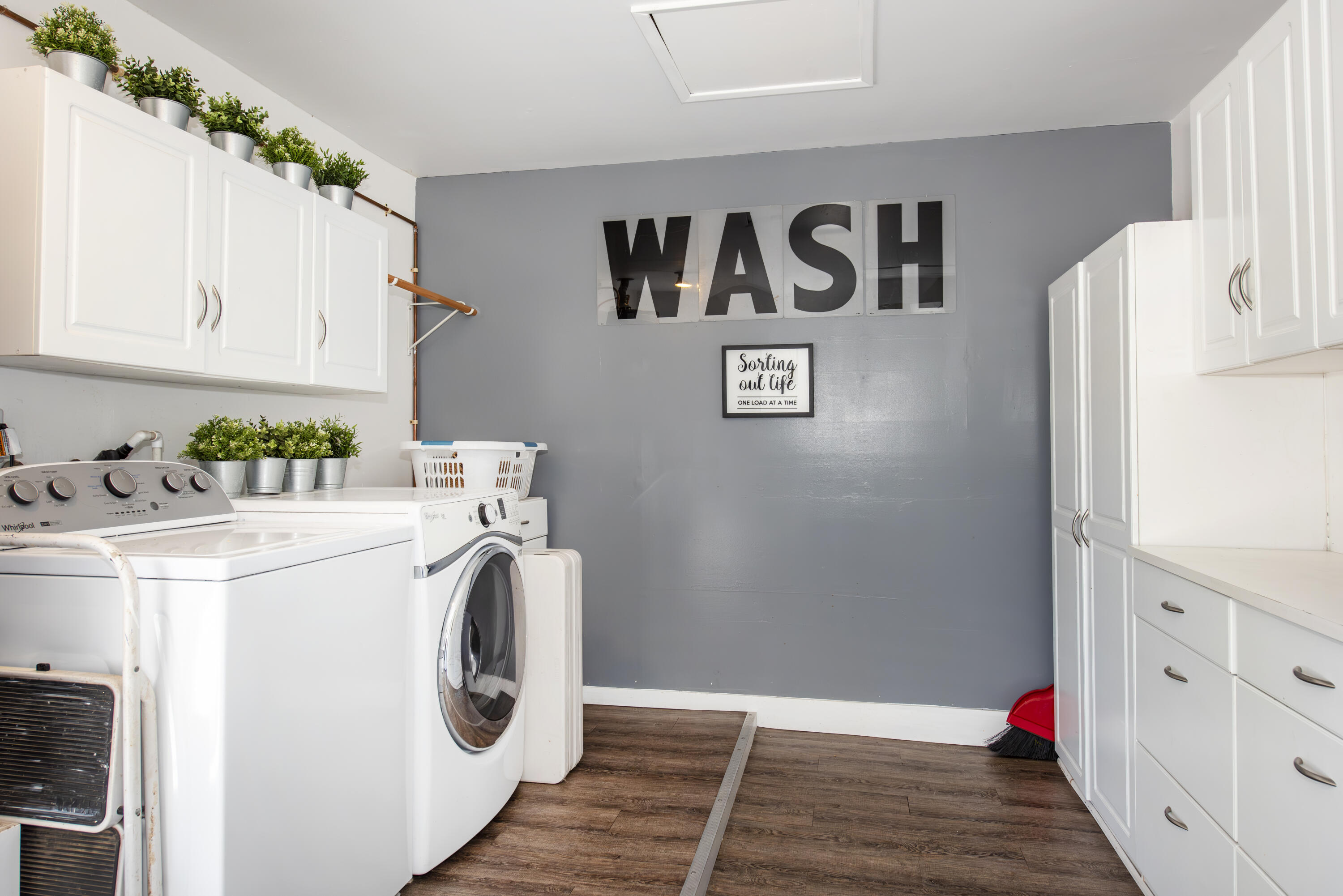 3831 Sunset Road Santa Barbara, CA 93110 - Photo 19 of 19 Laundry Room