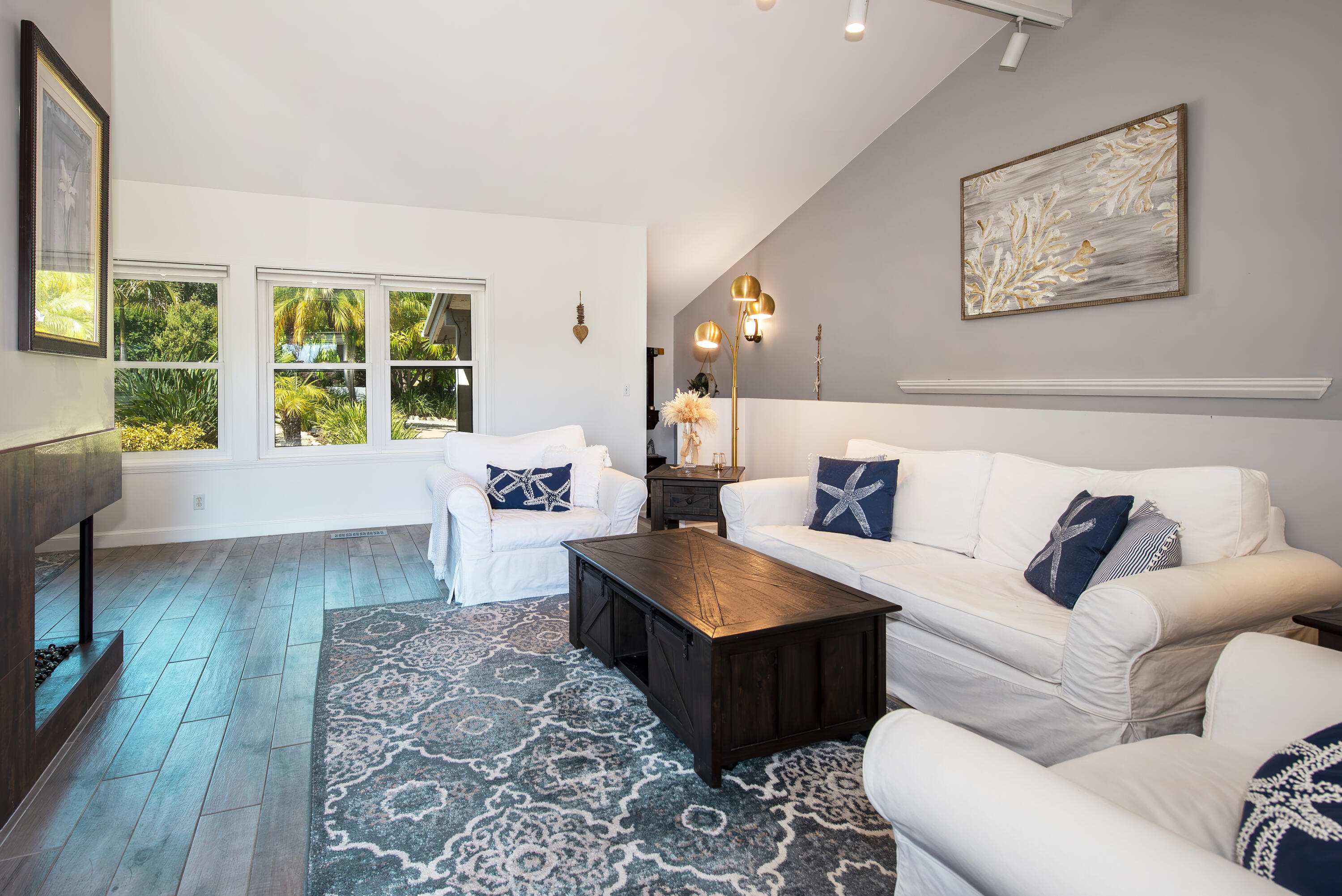 3831 Sunset Road Santa Barbara, CA 93110 - Photo 4 of 19 Living Room