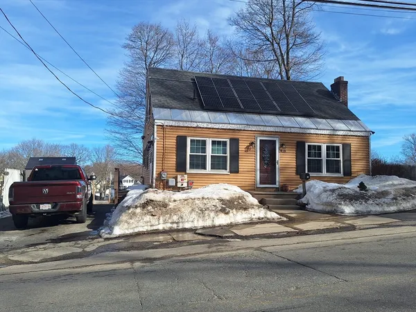 $335,000 | 418 Rollstone Street, Fitchburg, MA 01420