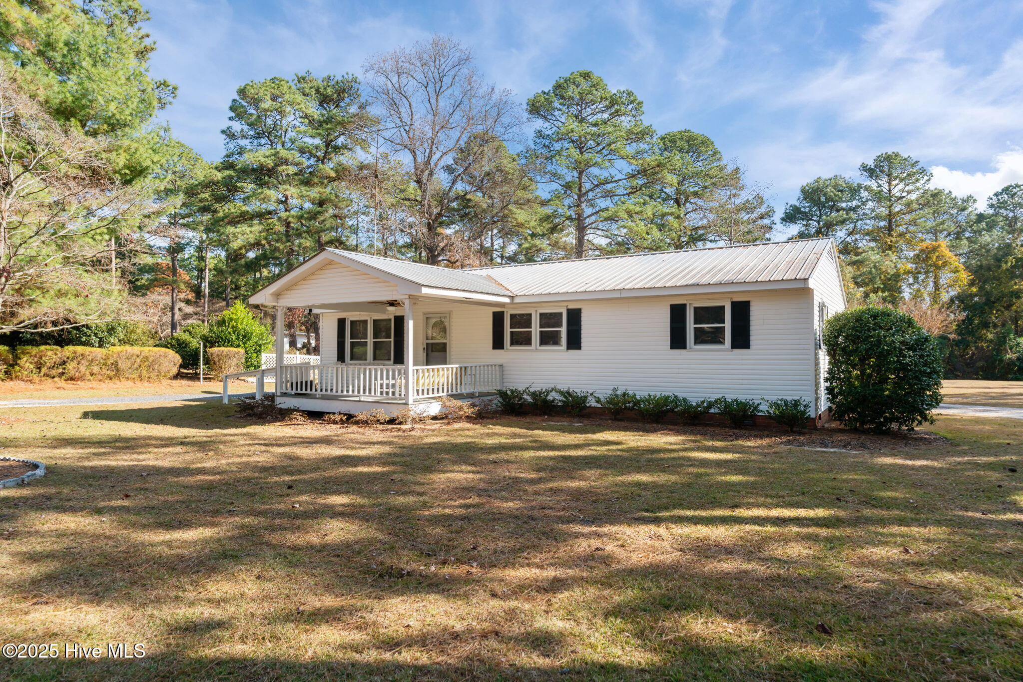 435 Sand Pit Road Aberdeen, NC 28315 - Photo 3 of 49 Front