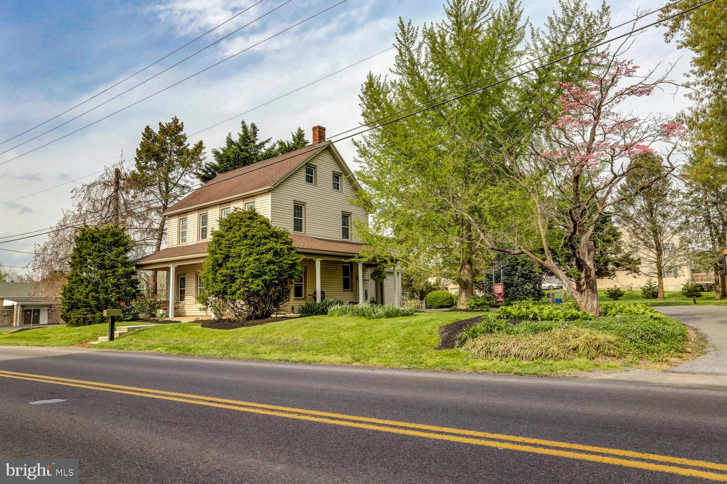 53 Newport Road Leola, PA 17540 - Photo 3 of 58 Gallery Image 3
