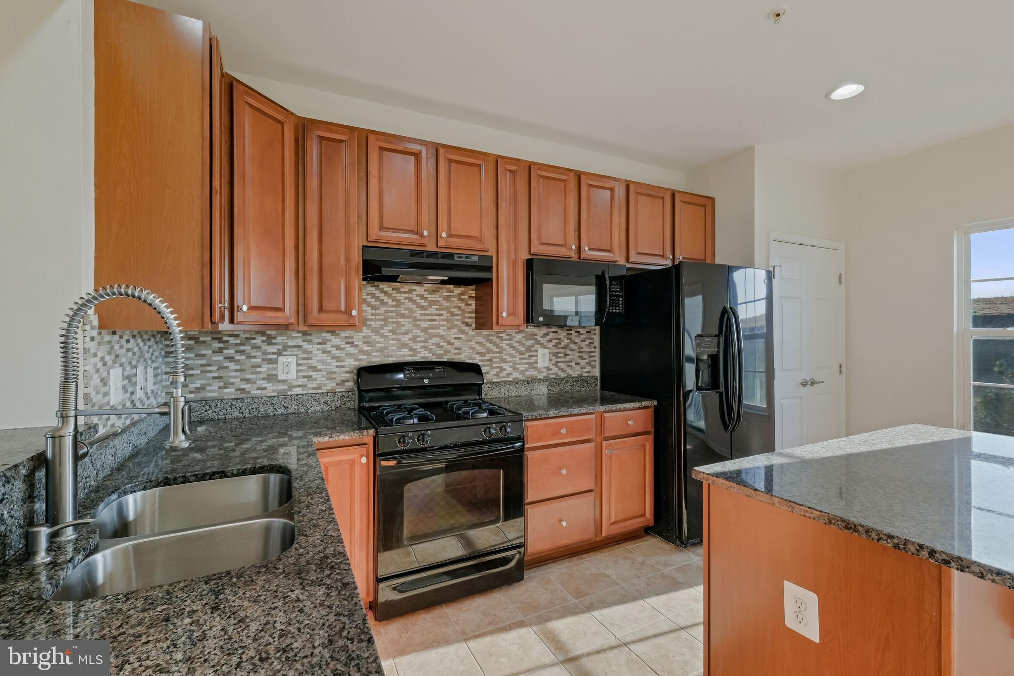 2051 Spring Run Circle Frederick, MD 21702 - Photo 8 of 40 Gallery Image 8
