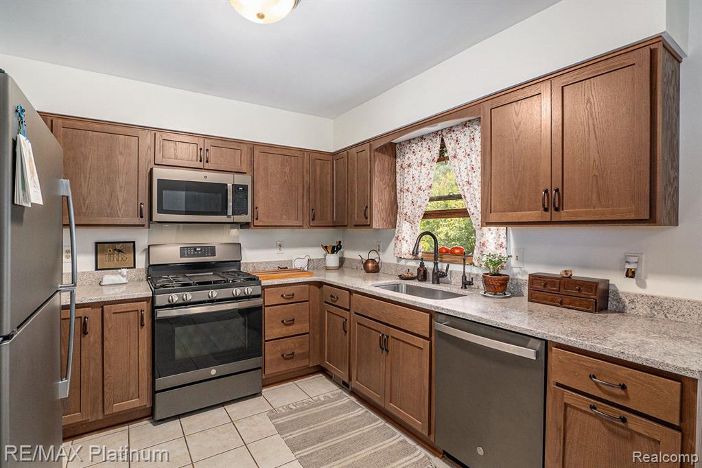 4805 Musson Road Howell, MI 48855 - Photo 2 of 33