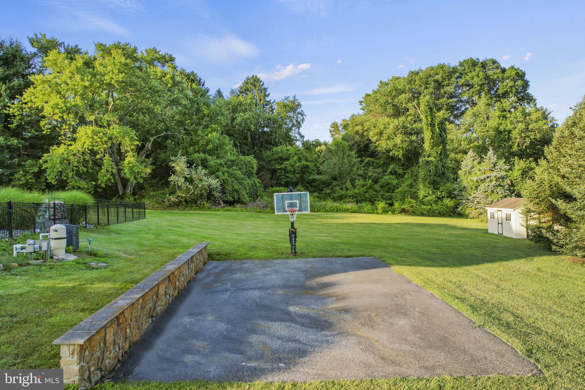 113 Round Hill Road Kennett Square, PA 19348 - Photo 72 of 75 Basketball