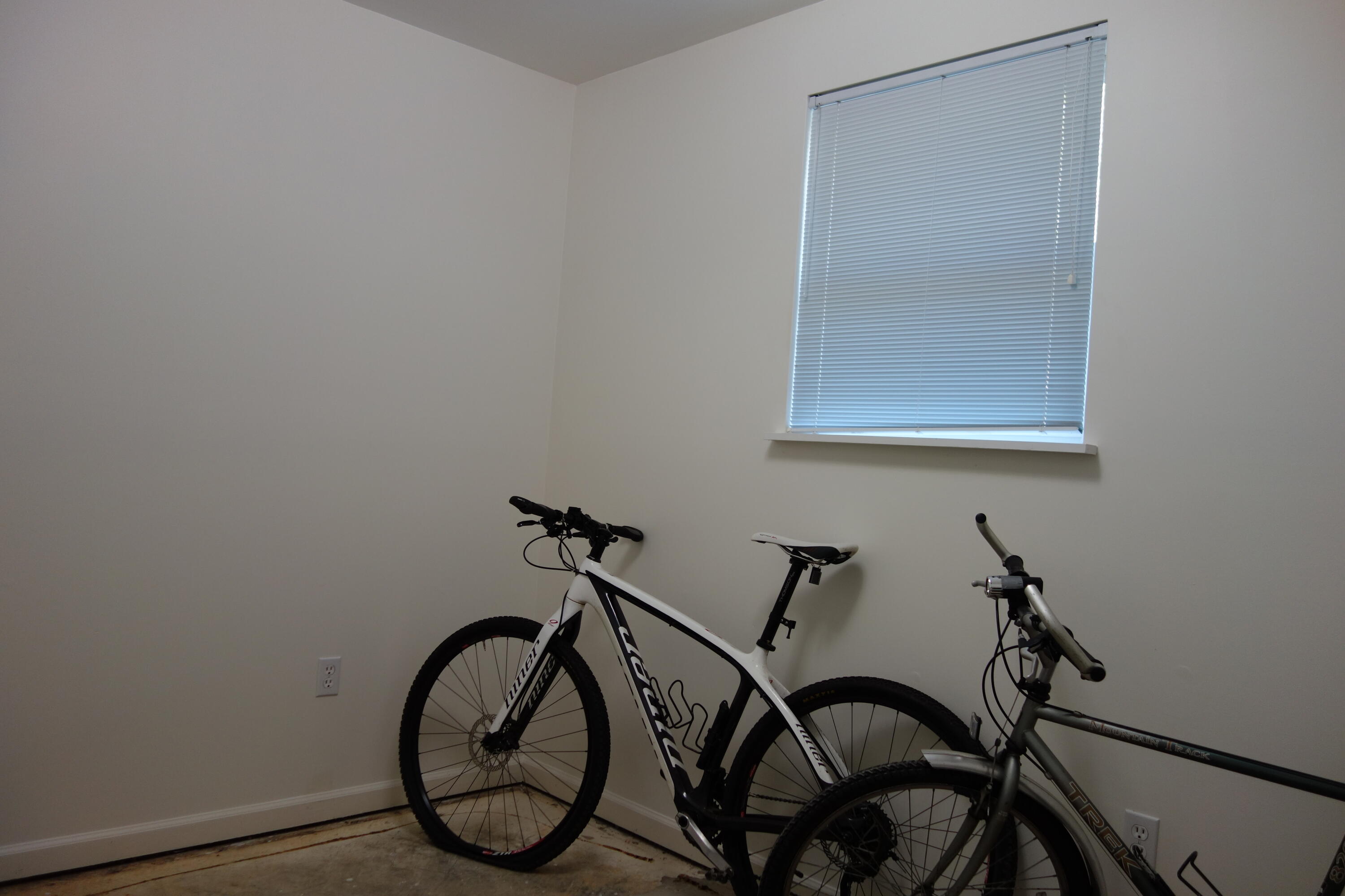 3356 Kenwick Trail Roanoke, VA 24018 - Photo 30 of 39 a view of an entryway with wooden floor