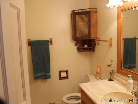 9937 Bell Fountain Road Dawson, IL 62520 - Photo 9 of 24 Gallery Image 9