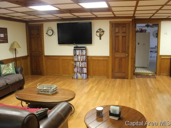 9937 Bell Fountain Road Dawson, IL 62520 - Photo 10 of 24 Gallery Image 10