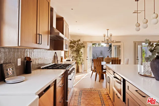 $1,147,000 | 17600 Runnymede Street, Van Nuys, CA 91406